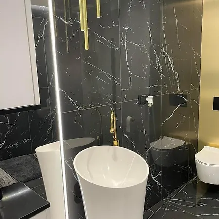 Prestige Line Manhattan Apartment *